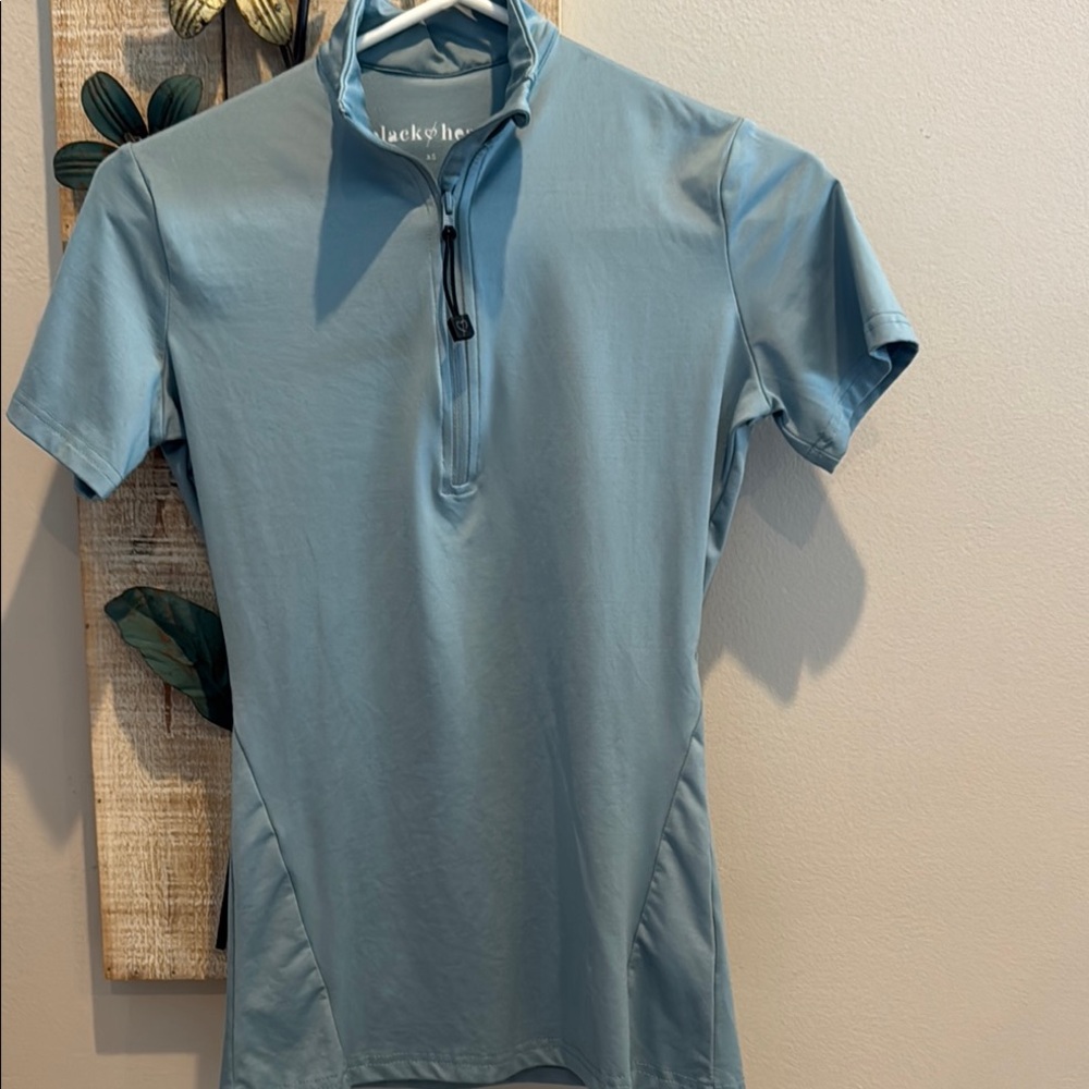 Black Heart equestrian short sleeve  Shirt size XS pre owned color aqua